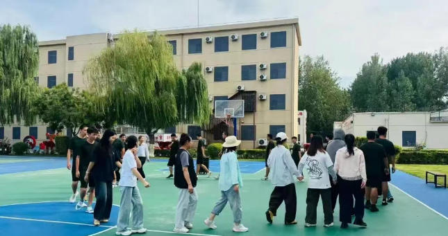 問題少年全封閉管教學校開展教師節活動